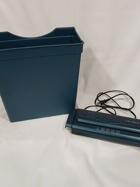 NoviTech Blue Paper Shredder With Bin PS- 011 Working Reverse Auto
EUC